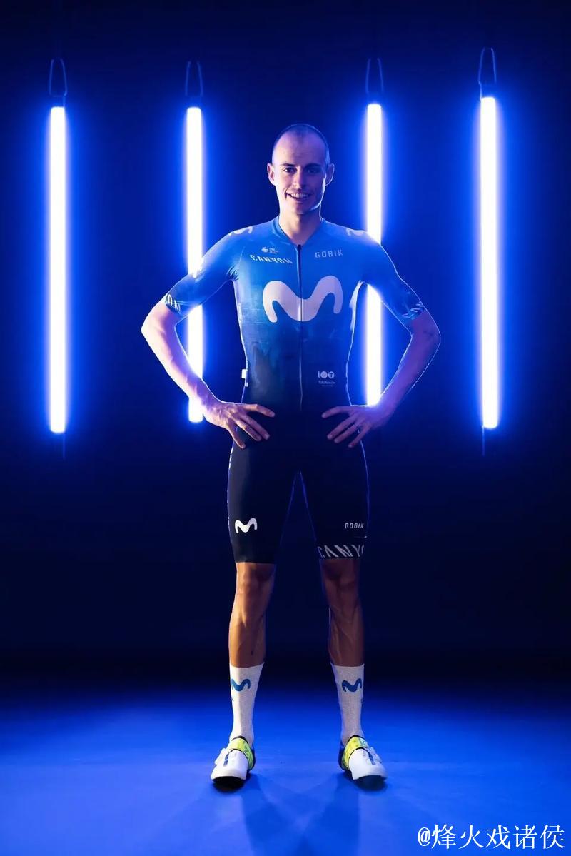 2026年职业车队队服盘点:白色主调再现阿联酋航空与移动之星 2026年职业车队队服盘点:白色主调再现阿联酋航空与移动之星